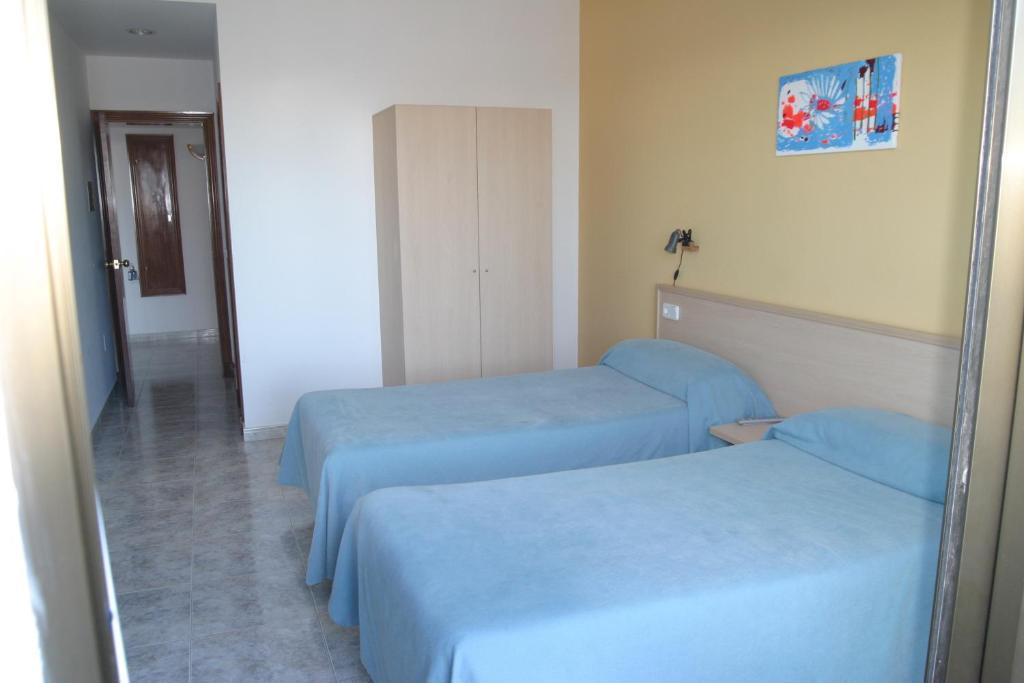 Hostal Sa Prensa Сьюдадела Номер фото